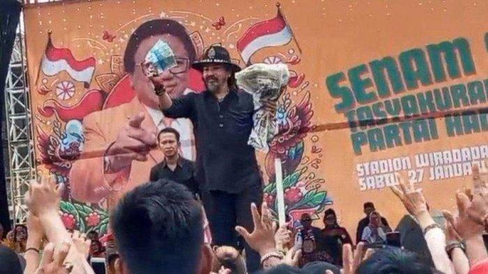 Sim Salabim! Aksi Limbad Sulap Koran jadi Uang Rp50 Ribu Direspons Bawaslu, Kaji Dugaan Pelanggaran