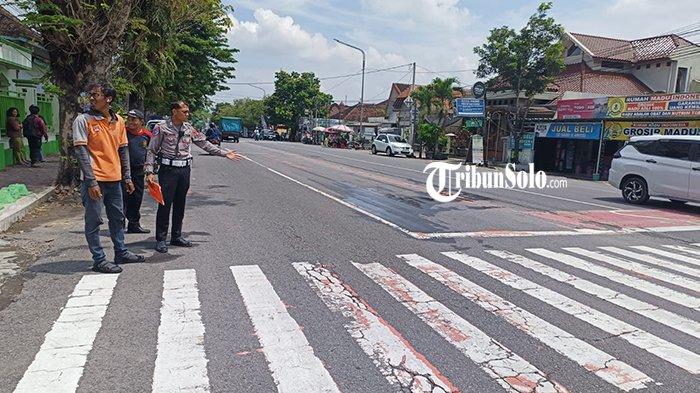 Hendak Menyeberang, Lansia yang Lagi Bersepeda Tertabrak Motor di Jalan Solo-Tawangmangu Karanganyar
