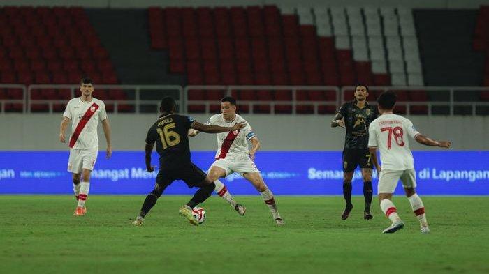 LAGA PERSIS - Malut United mengalahkan Persis Solo dengan skor 5-2 di Stadion Jatidiri, Sabtu (2/5/2026). Hasil ini membuat Persis Solo terlempar ke zona degradasi, berpotensi susul PSBS Biak.