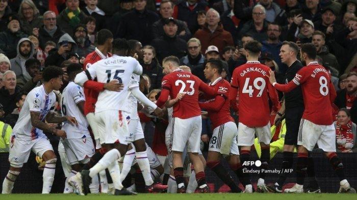 Tak Hanya Diganjar Kartu Merah, FA Dakwa Manchester United dan Crystal palace Gagal Kontrol Pemain