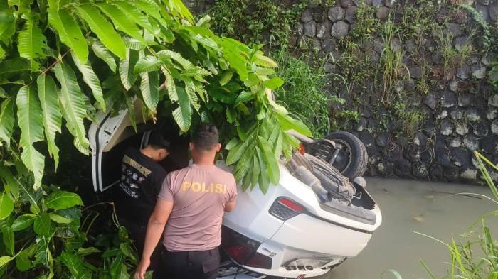 Mobil terjun bebas 2