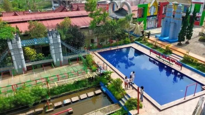 WISATA KARANGANYAR - Objek wisata Bukit Sekipan, Desa Kalisoro, Kecamatan Tawangmangu, Kabupaten Karanganyar.