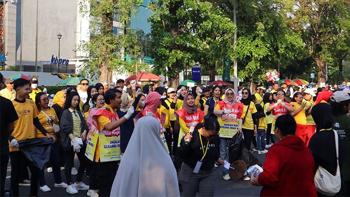 OMAH WANGI BERSERI. Brand Omah Wangi yang merupakan anak brand dari CV Bintang Mitra Mulia, kembali menunjukkan komitmennya pada kebersihan, kesehatan, dan lingkungan melalui event bertajuk 'Omah Wangi BERSERI' yang digelar pada Car Free Day (CFD) Solo, tepatnya di Jl. Slamet Riyadi, Perempatan OJK, Minggu (5/10/2025).