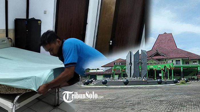 PERSIAPAN SAMBUT JEMAAH - Petugas Asrama Haji Donohudan (AHD) di Ngemplak, Boyolali saat menyiapkan tempat tidur yang bakal dipergunakan jemaah haji, Jumat (10/4/2026). Selain itu, ada sejumlah fasilitas yang diperbarui, salah satunya peningkatan kapasitas listrik.