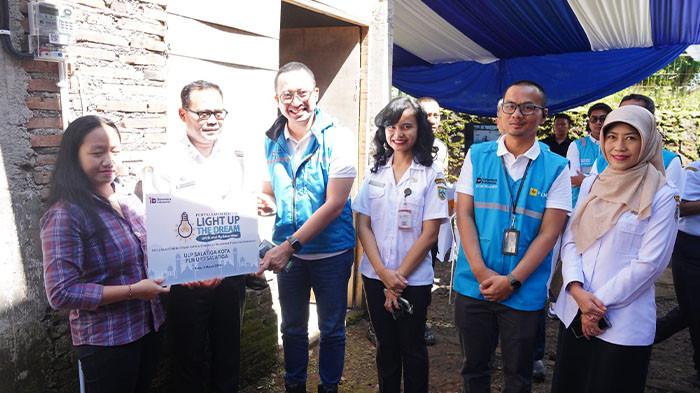 PT PLN (Persero) UID Jawa Tengah & D.I. Yogyakarta menghadirkan program sambung listrik gratis