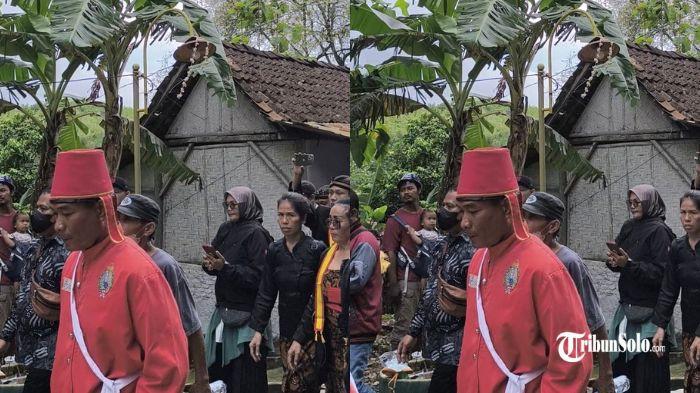 Payung Jenazah Raja Solo PB XIII Tersangkut di Tangga Imogiri, Prosesi Pemakaman Tetap Khidmat
