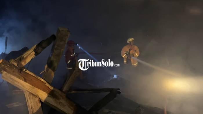 KEBAKARAN - Ilustrasi kebakaran. Kebakaran rumah di Karanganyar terjadi di Perum Saraswati, Desa Gaum, Kecamatan Tasikmadu, Selasa (28/4/2026) malam.