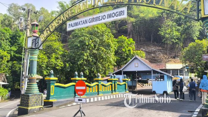 MASIH LENGANG. Area pemakaman Pajimatan Imogiri, Bantul, DI Yogyakarta, Rabu (5/11/2025). Raja Keraton Solo PB XIII akan dimakamkan di sana.