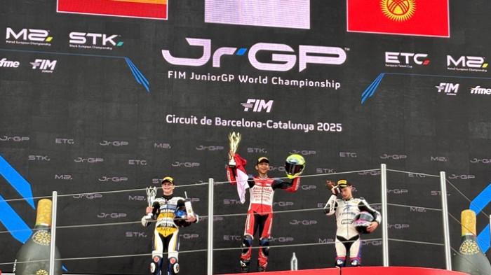 Bangga! Dua Pembalap Muda Astra Honda Harumkan Nama Indonesia di FIM JuniorGP 2025 Barcelona