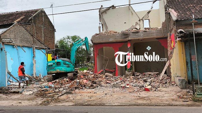 Kenangan Selama 48 Tahun Itu Hilang, Kios Renteng Pasar Nglangon Sragen Mulai Dirobohkan