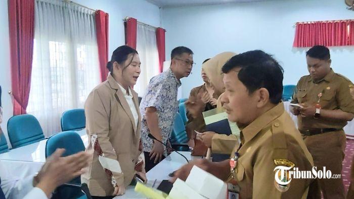 KASUS PHK - Pertemuan Komisi IV DPRD Sragen, Manajemen PT Combine Will Industrial Indonesia (CWII) di kantor DPRD Sragen, Senin (4/5/2026). Kasus Pemutusan Hubungan Kerja (PHK) ratusan buruh di perusahaan tersebut menuai sorotan.