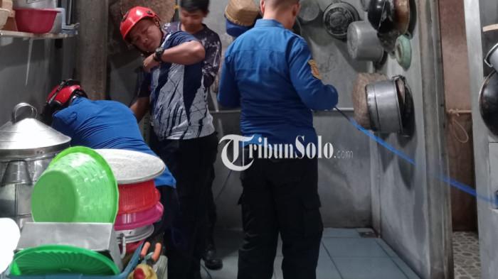 Kisah Damkar di Karanganyar, Selamatkan Kucing yang Tercebur Sumur Sedalam 15 Meter