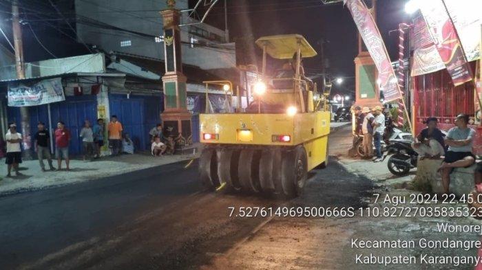 Jalanan di Karanganyar Mulus! DPUPR Karanganyar Mengaspal Jalan Ceplukan-Jetak Gondangrejo