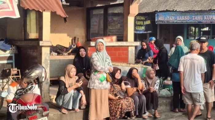 TERDAMPAK - Ratusan kios Pasar Kota Wonogiri terbakar pada Senin (6/10/2025). Aktivitas jual beli di pasar itu lumpuh total, termasuk fasilitas yang ada di pasar.