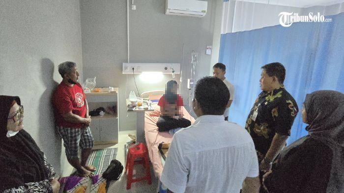 KERACUNAN - Ratusan pelajar di Wonogiri absen masuk sekolah lantaran diduga mengalami keracunan setelah menyantap menu Makan Bergizi Gratis (MBG), Kamis (11/9/2025) lalu. Seorang siswa SMA Negeri 2 Wonogiri bahkan harus menjalani perawatan di rumah sakit.