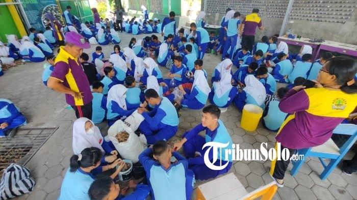 Mengenal Kegiatan P5 di Sekolah Adiwiyata SMPN 1 Jogonalan Klaten, Sulap Sampah Jadi Pupuk Organik