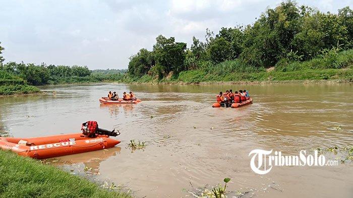 Tak Kunjung Ditemukan, Pencarian Nenek Hanyut di Bengawan Solo Sampai Libatkan Basarnas Trenggalek