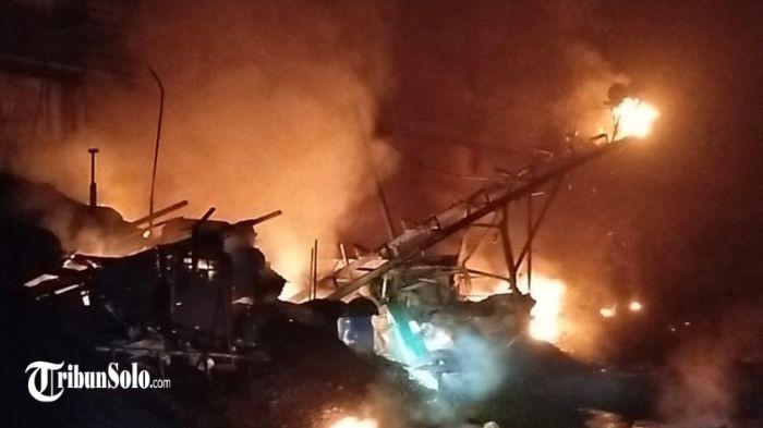 Ruang spinning batu bara di eks pabrik PT Sritex Kabupaten Sukoharjo ludes dilahap si jago
