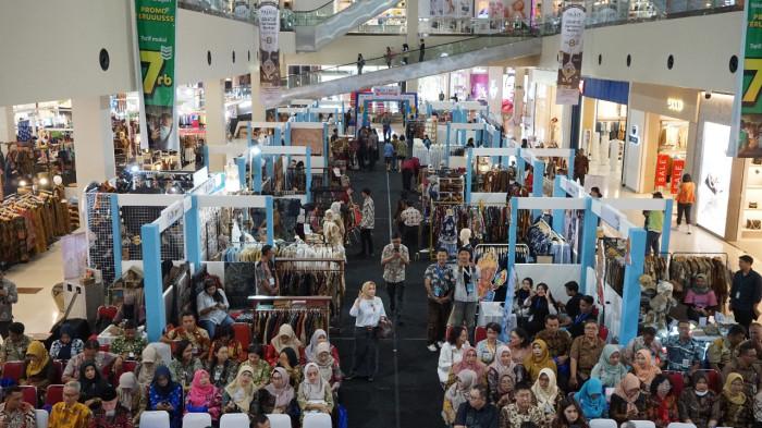 RAMAI DIKUNJUNGI - Suasana Solo Paragon Mall Solo, beberapa waktu lalu. Bagi masyarakat yang tertarik dengan investasi properti, REI Expo 2026 masih berlangsung di Solo Paragon Mall.
