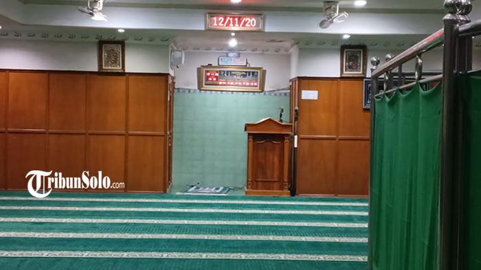 SUMBER TANGISAN - Lokasi sumber suara tangisan tengah malam di kawasan belakang UNS Solo yang sempat viral di media sosial, Rabu (12/11/2025) dini hari. Setelah ditelusuri, sumber suara itu ternyata berasal dari Masjid Nurul Amal di kawasan Jebres Tengah, Kecamatan Jebres.