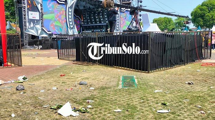 Kotak dan Endank Soekamti Belum Tampil, Sampah Sudah Berserakan di Alun-alun Sragen