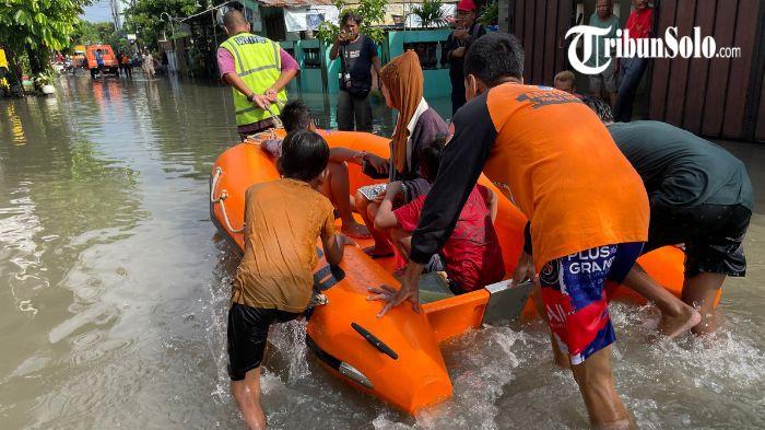 BANJIR - Sebanyak 108 kepala keluarga (KK) di Dusun Keden RT 01 RW VII, Desa Gentan, Kecamatan Baki, Kabupaten Sukoharjo terendam banjir sejak Selasa (14/4/2026) malam. Hujan dengan intensitas tinggi mulai turun sekitar pukul 14.00 WIB dan terus berlanjut hingga Rabu (15/4/2026) sekitar pukul 02.00 WIB.