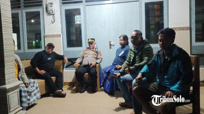 Sejumlah remaja yang membuat konten pocong boncengan