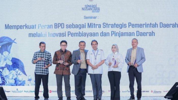 Seminar bertema “Memperkuat Peran BPD sebagai Mitra Strategis Pemerintah Daerah melalui Inovasi Pembiayaan dan Pinjaman Daerah” di Hotel Sunan Solo, Kota Surakarta, Jumat 17 April 2026.