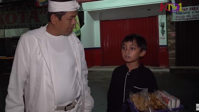 Viral Bocah Penjual Keripik di Bogor Bantu Ibu Hingga Kumpulkan Tabungan Jutaan, Dilirik Anggota DPR