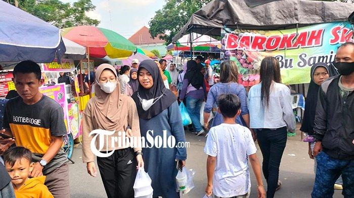 Potret Pasar Sabtu dan Minggu Alun-alun Karanganyar, Diserbu Warga Setelah Libur Lebaran