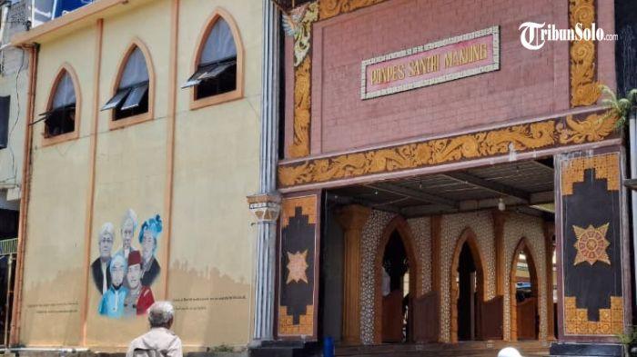 DUGAAN BULLYING - Suasana Ponpes Santri Manjung Wonogiri, Kamis (18/12/2025) siang. Seorang santri Ponpes Santri Manjung di Kecamatan Wonogiri Kota meninggal dunia usai diduga mengalami penganiayaan atau bullying oleh santri lain.