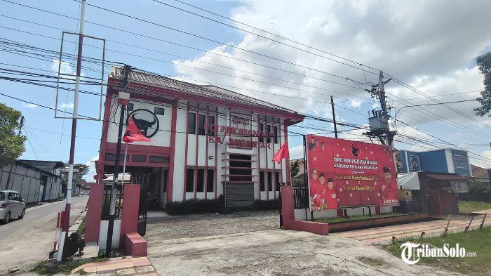 Suasana kantor DPC PDIP Karanganyar, Senin (29/12/2025)