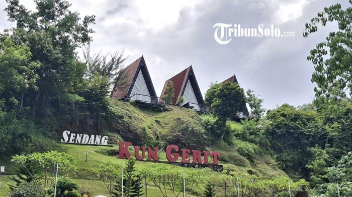 WISATA SRAGEN - Suasana objek Wisata Sendang Kun Gerit di Desa Jatibatur, Kecamatan Gemolong, Kabupaten Sragen, Jawa Tengah. Sendang Kun Gerit jadi salah satu objek wisata unggulan di Bumi Sukowati.