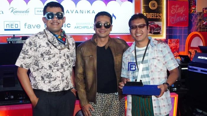 RAIH PENGHARGAAN - Tim fave hotel Manahan Solo mendapat penghargaan Juara 1 kategori Cleanliness & Organization Dry Food, Beverage Store and Banquet Store yang diraih dalam ajang Food & Beverage Conference 2026 Archipelago Hotels. Penghargaan tersebut menjadi bentuk apresiasi atas komitmen dan konsistensi dalam menjaga standar kebersihan, kerapian, serta pengelolaan area penyimpanan bahan makanan dan minuman. (IST)
