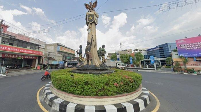 TUGU DI KARTASURA - Tugu Kartasura yang berlokasi di Jalan Diponegoro barat No.19, Dusun I, tugu, Kec. Kartasura, Kabupaten Sukoharjo, Jawa Tengah