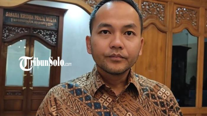 KETUA GERINDRA - Wali Kota Solo Respati Ardi saat ditemui di kantornya, Jumat (19/9/2025). Respati ditunjuk menjadi Ketua DPC Partai Gerindra Solo. Hal ini telah dikonfirmasi oleh Ketua DPC Partai Gerindra Solo sebelumnya Ardianto Kuswinarno, Senin (13/10/2025).