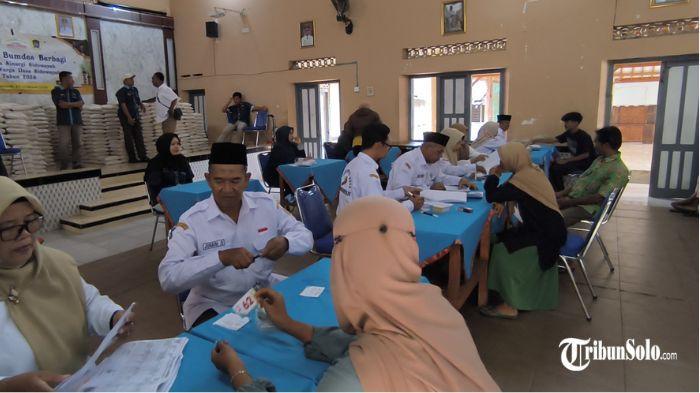 Warga Desa Sidowayah, Kecamatan Polanharjo, Kabupaten Klaten
