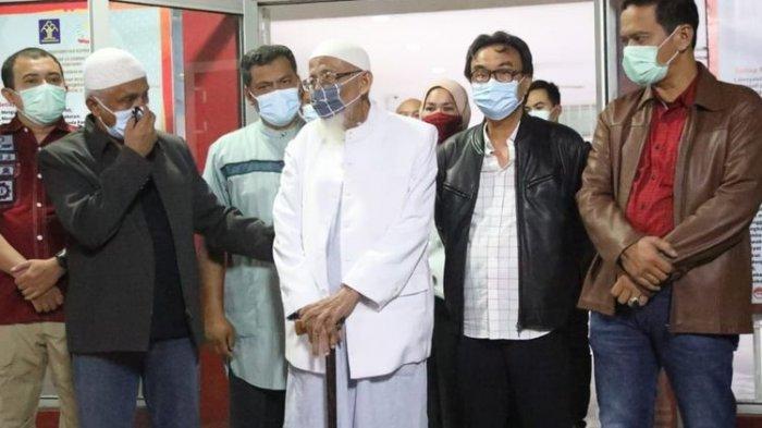 Tak Pakai Pesawat Tapi Tempuh Jalur Darat 8 Jam, Abu Bakar Ba'asyir Kuat, Tak Keluhkan Kesehatannya