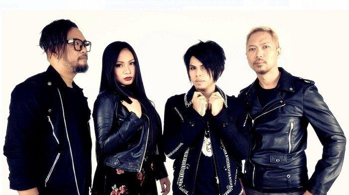 Chord Kunci Gitar dan Lirik Lagu Kupilih Dia - Cokelat Band, Maafkan Oh Kasih Ku Harus Memilih. .