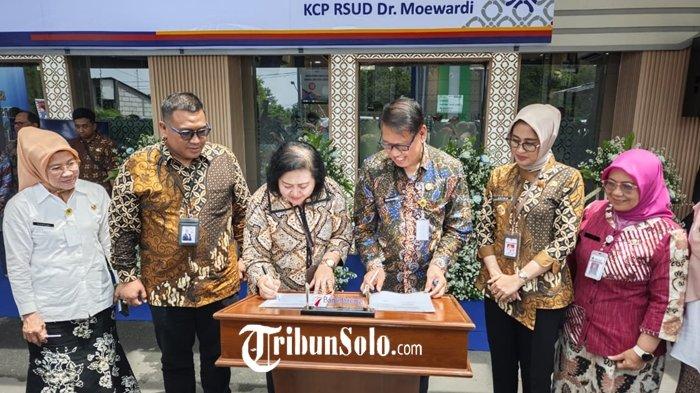 NAIKKAN STATUS - Bank Jateng menaikkan status Kantor Kas menjadi Kantor Cabang Pembantu di RSUD dr. Moewardi Solo, Jawa Tengah. Peresmian dilakukan pada Jumat (13/2/2026) dihadiri Wakil Wali Kota Solo Astrid Widayani, Direktur Digital dan Bisnis Konsumer Bank Jateng Eko Tri Prasetyo, dan Direktur RSUD Dr. Moewardi dr. Zulfachmi Wahab.