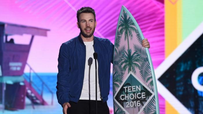 Cerita Pemeran Captain America Ganti Ponsel Setelah 7 Tahun, Ternyata Selama Ini Pakai iPhone Jadul