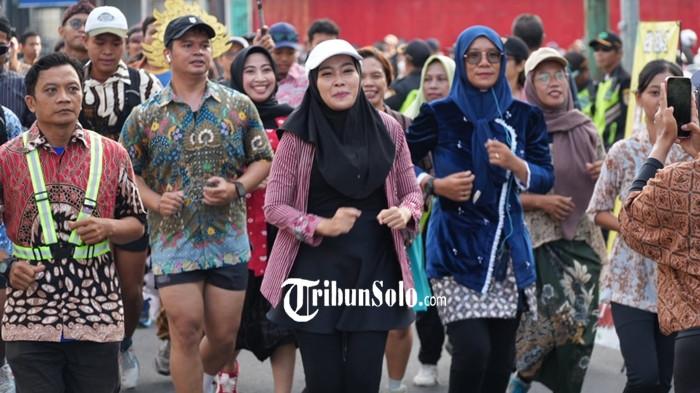 fahrani lomba lari unik