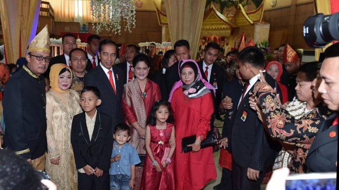 Jokowi dan Iriana Hadiri Resepsi Pernikahan Anggota Paspampres di Tanah Abang