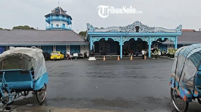LISTRIK. Suasana Keraton Kasunanan Surakarta pada Senin (2/3/2026). Pemerintah Kota Solo memberhentikan pembayaran listrik di 5 rekening Keraton Solo karena keterbatasan anggaran.