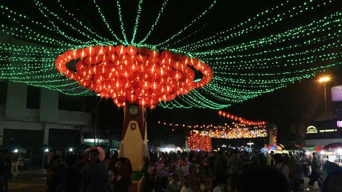 Ingin Memotret Lampion di Pasar Gede Solo? Ini Angle Foto yang Pas