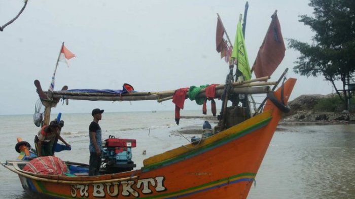 Kakorpolairud Baharkam Izinkan Nelayan Bantu Cari Puing Pesawat Lion Air