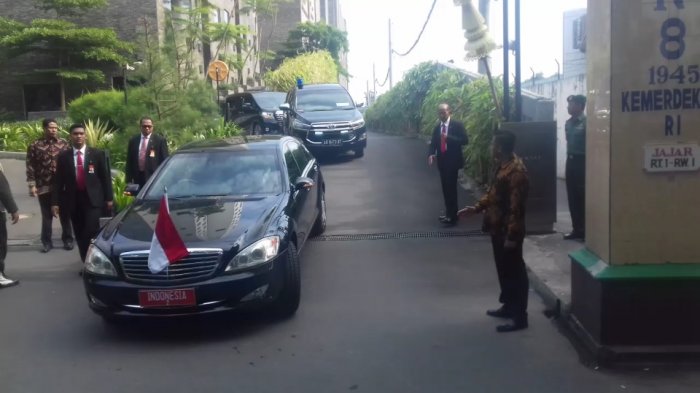 Jadi Saksi Pernikahan Kahiyang-Bobby, Wapres JK Menuju Graha Saba Solo Ditemani Istri