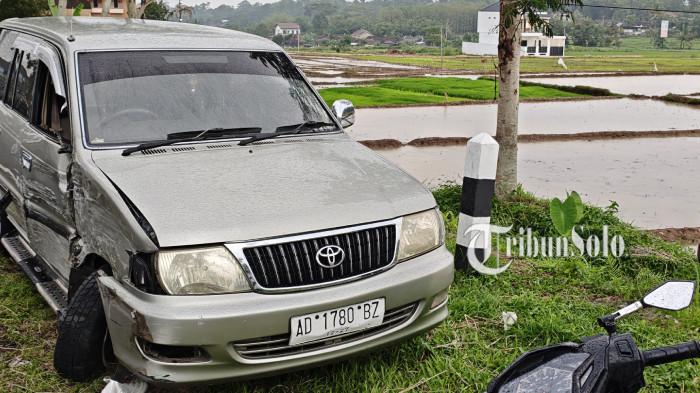 motor Honda terlibat kecelakaan