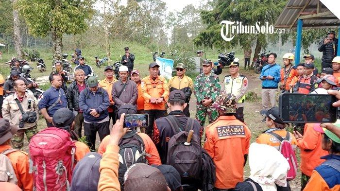 OPSAR DITUTUP - Operasi Pencarian SAR (Opsar) suvirvor Yazid Ahmad Firdaus (26), pemuda asal Desa Gawanan, Kecamatan Colomadu, Kabupaten Karanganyar yang hilang di Bukit Mongkrang, Kecamatan Tawangmangu, Kabupaten Karanganyar, masih berakhir nihil, kini resmi ditutup, pada hari ke-13, Sabtu (31/1/2026). Survivor sampai sekarang belum ditemukan.