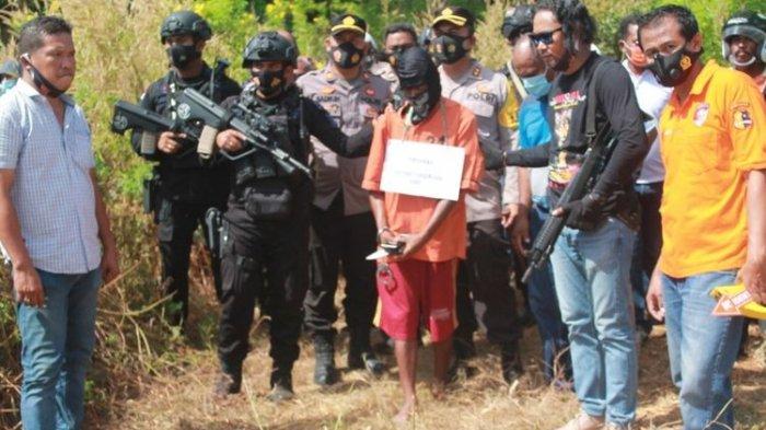 Bertemu Pembunuh dan Pemerkosa Putrinya, Ibu di Kupang Menangis Histeris : Apa Salah Anak Saya?